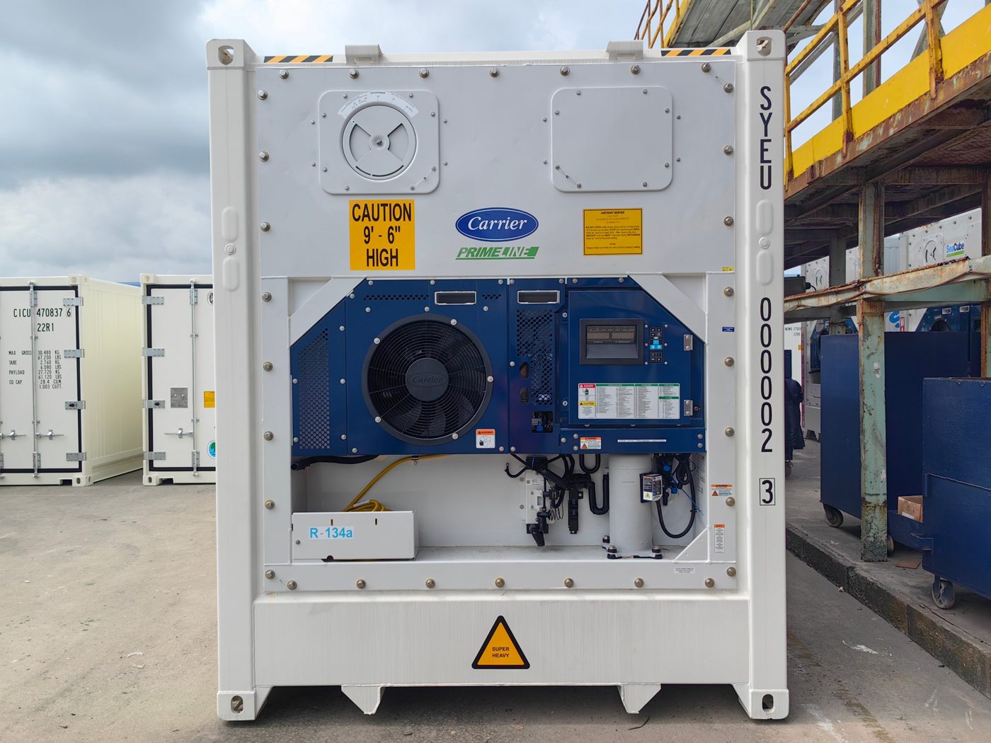 Carrier 냉동기 유닛이 달린 컨테이너 정면